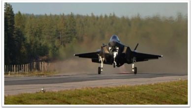 F-35A Lightning savaş uçağı Finlandiya'daki otoyola indi