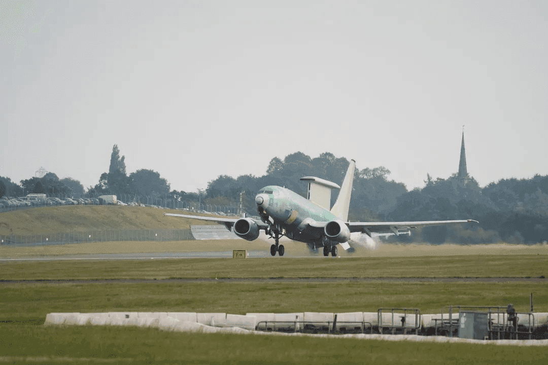 RAF’nin Yeni Erken Uyarı Uçağı E 7 Gökyüzüyle Buluştu